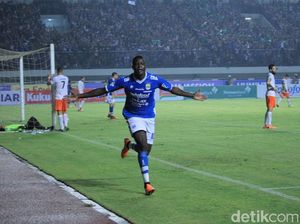 Ezechiel dan Bauman Bisa Merumput Lagi, Persib Pede Tatap Juara