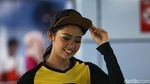 Si Cantik dengan Merchandise Commuter Line