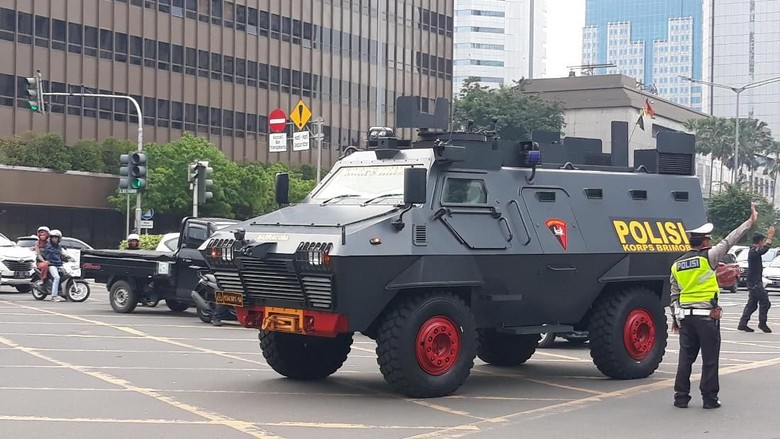 Jalan Thamrin Tidak Ditutup untuk Syuting Film Hari ini Jalan Thamrin Tidak Ditutup untuk Syuting Film Hari ini