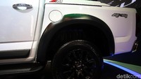 Chevrolet Colorado Centennial Edition 2018 dilengkapi dengan mesin 2.8L Duramax empat silinder VGT yang mengsilkan torsi sebesar 500 Nm.
