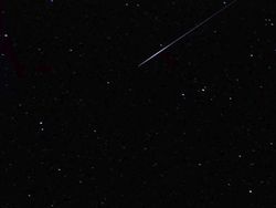 Pemandangan Spektakuler Hujan Meteor Lyrid