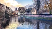 Strasbourg berbatasan dengan Jerman dan berjarak 4 jam naik mobil dari Paris (Strasbourg Tourisme/Facebook)