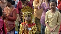 Acara ini digelar untuk memperingati Hari Kartini.