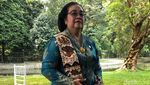 Foto: Biasa Bercelana, Menteri Siti Tampil Berkebaya Terbaik
