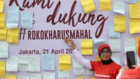 Para ibu ini mendukung harga rokok dinaikkan guna menyelamatkan keluarga.