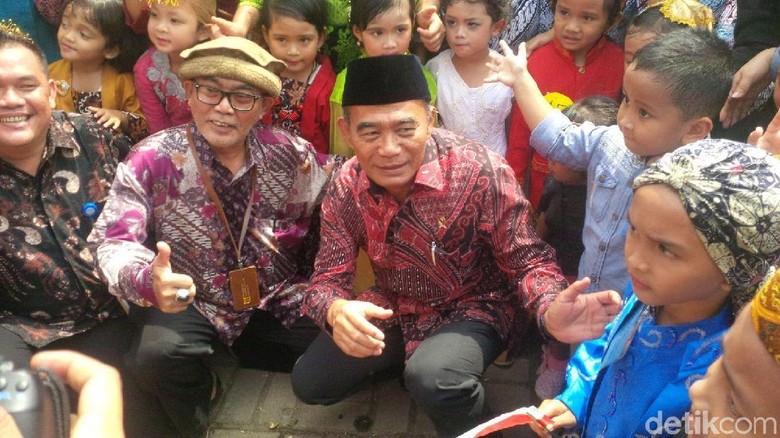 Siswa Curhat UNBK Sulit, Mendikbud: Kalau Gampang Bukan Ujian Siswa Curhat UNBK Sulit, Mendikbud: Kalau Gampang Bukan Ujian