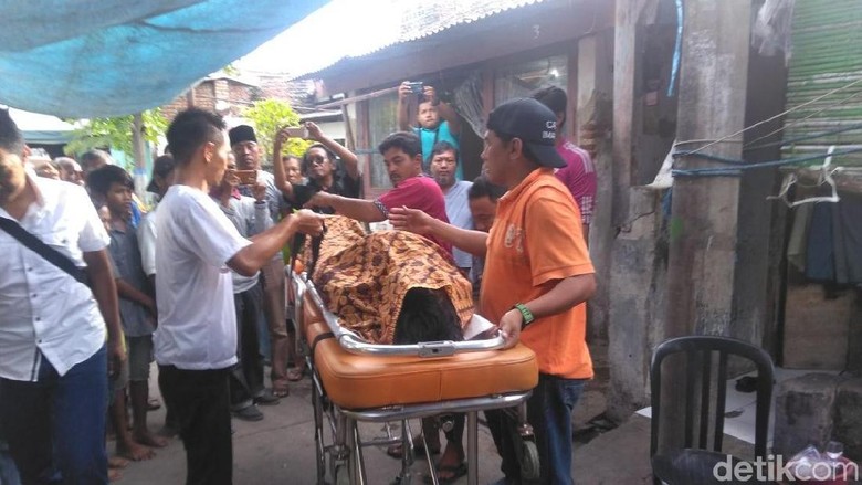 Korban Tewas Miras Oplosan di Surabaya Diautopsi di RS Bhayangkara Korban Tewas Miras Oplosan di Surabaya Diautopsi di RS Bhayangkara