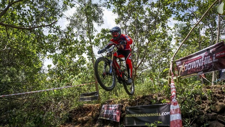 Trek Licin di Indonesian Downhill Bantul, Ateng Mulyadi Juaranya Trek Licin di Indonesian Downhill Bantul, Ateng Mulyadi Juaranya