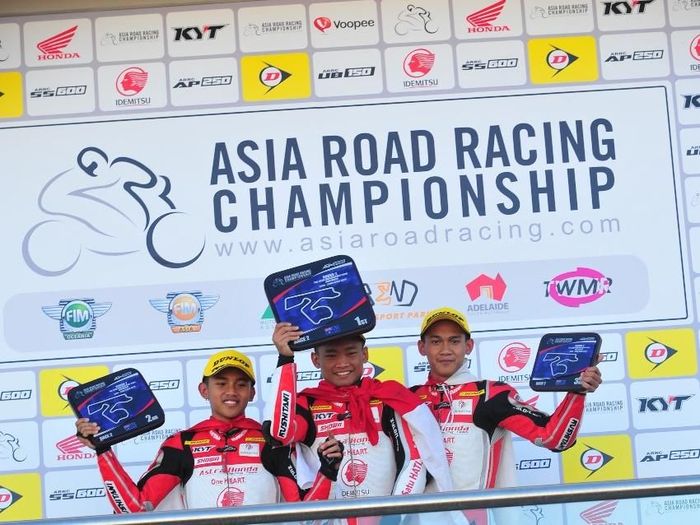 Para pebalap AHRT sapu bersih podium di hari kedua ARRC Australia (dok.AHRT) Para pebalap AHRT sapu bersih podium di hari kedua ARRC Australia (dok.AHRT)