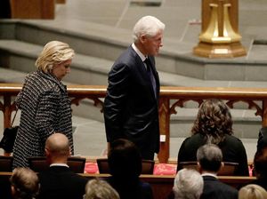 Video Giliran Bill & Hillary Clinton yang Dikorek soal Jeffrey Epstein