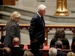 Video Giliran Bill & Hillary Clinton yang Dikorek soal Jeffrey Epstein