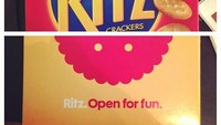 Love a cracker, tulis Harry. Wah, ternyata camilan favorit pria bersuara merdu ini adalah biskuit kering ini. Foto: Instagram @harrystyles