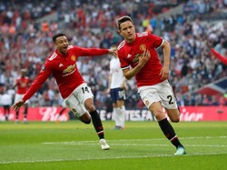 Herrera merayakan gol itu di Wembley, disambut rekan-rekannya. Terlihat Jesse Lingard kegirangan usai timnya berbalik memimpin. Skor 2-1 bertahan hingga usai. (Foto: Carl Recine/Reuters)