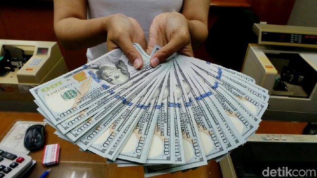 Dolar AS Sudah Rp 14.200, Masih Bisa Santai?
