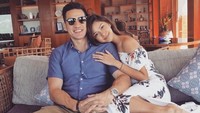 Kini Nana dan Andrew White tampak begadang untuk waspada akan adanya gempa susulan. Dok. instagram/nanamirdad_