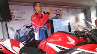 Pebalap Wawan Hermawan turut hadir di Indonesia CBR Race Day 2018 seri pertama.