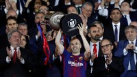Andres Iniesta akhirnya meninggalkan Barcelona, klub sepakbola yang dibelanya sejak kecil. Total 31 trofi sudah dia berikan, dengan satu bakal menyusul di akhir musim yakni trofi La Liga (Juan Medina/REUTERS)