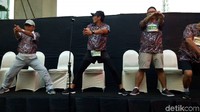 Saya personal best. Tahun ini, tadi personal best. Tadi ngejar pengen finish 100 pertama karena pengen dapet Tupperware (merek wadah plastik), hahaha, ujar Sandiaga berkelakar. (Marlinda Oktavia Erwanti/detikcom)