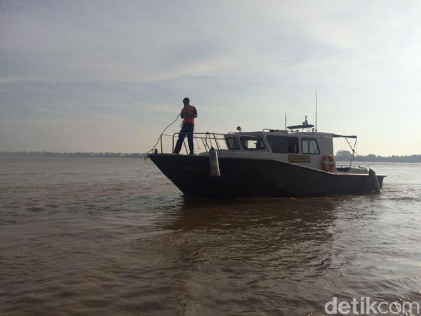 Mencari Wakapolres Labuhanbatu yang Hilang di Sungai Barombang