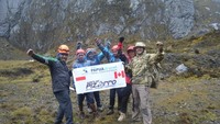 Dari Balidam sampai Basecamp Danau-danau yang berada di ketinggian 4.330 mdpl disisir. Banyak sampah yang ditemukan, dari bekas makanan sampai alat-alat pendakian (Adventure Carstensz)