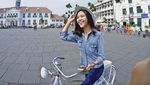 Pilot Cantik Tania dan Destinasi Indonesia