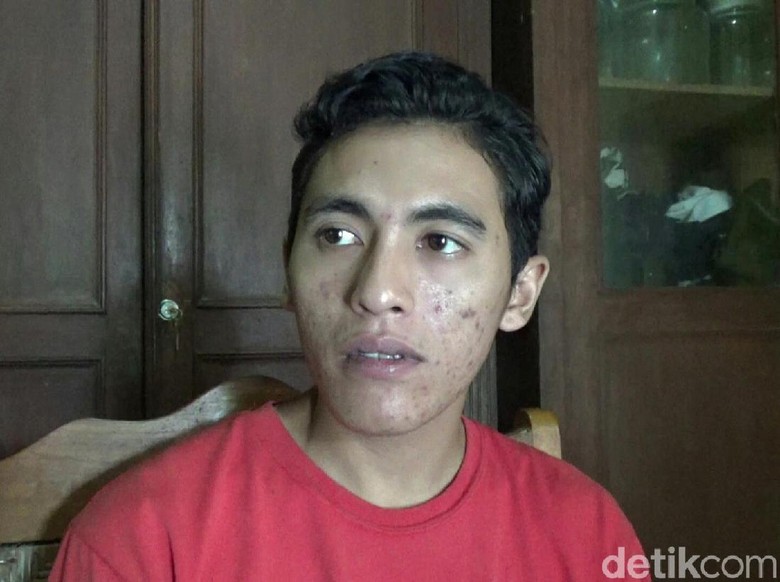 Ini Cerita Korban Selamat Pesta Miras Oplosan di Banyuwangi Ini Cerita Korban Selamat Pesta Miras Oplosan di Banyuwangi