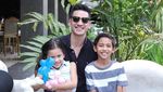 Family Goals! Kehangatan Keluarga Nana Mirdad dan Andrew White