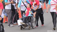 Tampak antusias sekali dalam acara Kartini Run.