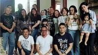 Beredarnya foto kebersamaan antara Faisal Haris dan keluarga Jennifer Dunn memancing kekecewaan bagi Shafa Haris, putri Faisal. Foto: Instagram