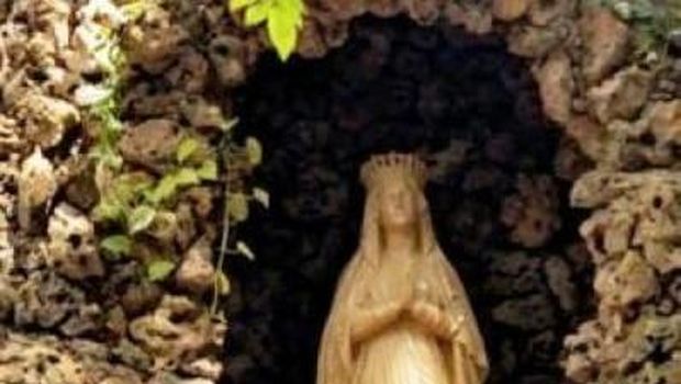Gua Maria Sendangsono di Yogya