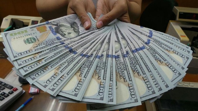 Dolar AS Mulai Jinak ke Rp 13.900, Sudah Aman?