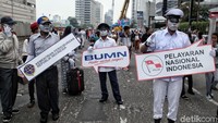 Poster tersebut berisikan ajakan untuk mengikuti mudik gratis yang digelar Kementerian BUMN dan Kementerian Perhubungan.