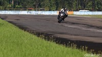 Darius mengaku motor RC123V-S memang memiliki power yang besar tapi juga membutuhkan tenaga yang ekstra untuk menungganginya.