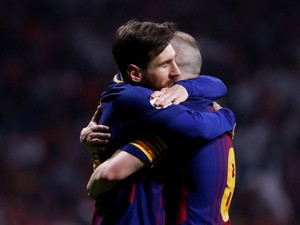 Menyiapkan Pesta Juara Barcelona