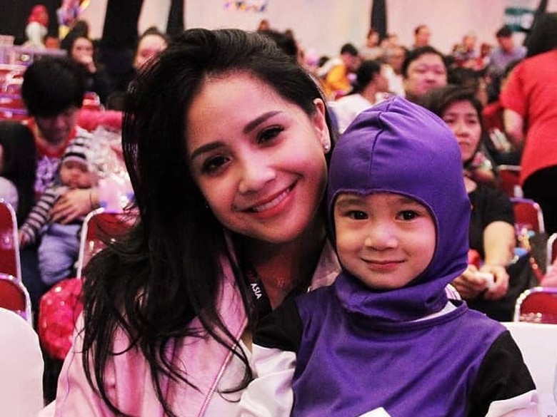 Rafathar Tanya soal Tuhan, Nagita Slavina Bingung Beri Penjelasan Rafathar Tanya soal Tuhan, Nagita Slavina Bingung Beri Penjelasan