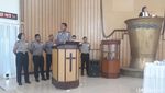Potret Polwan Berhijab di Ambon Amankan Ibadah di Gereja