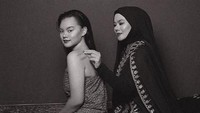 Ia pun menyemangati sang bunda, Sarita Abdul Mukti setelah beredarnya foto tersebut. (Dok. Instagram/shafaharris)
