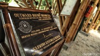 Dengan pendidikan seperti itulah karakter terbentuk dengan sendirinya.