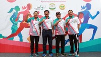 Hadir juga Pangima Tentara Nasional Indonesia (TNI) Marsekal Hadi Tjahjanto bersama Kepala Polisi Republik Indonesia Jenderal Polisi Tito Karnavian, Direktur Utama Bank BRI Suprajarto, dan Kepala Badan Narkotika Nasional (BNN) Heru Winarko berfoto usai acara Kartini Run 2018. Foto: dok. BRI