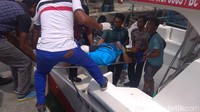 Ada sekitar 8 orang penumpang berada di bagian belakang kapal saat mesin kapal meledak. 5 orang di antaranya langsung terkena ledakan dan mengakibatkan luka bakar akibat uap panas dari mesin.  