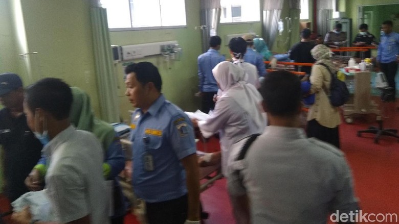 9 Korban Ledakan Kapal Dishub Masih Jalani Perawatan di RS Koja 9 Korban Ledakan Kapal Dishub Masih Jalani Perawatan di RS Koja