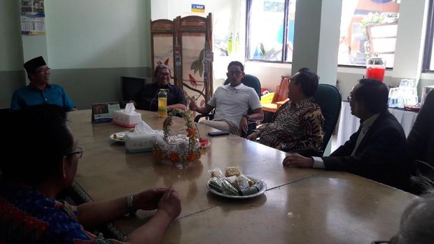 Sandiaga Kampanyekan Cawalkot Bekasi Nur-Firdaus Bareng Aher