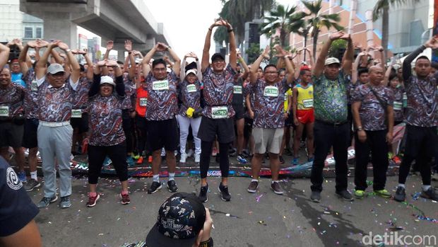 Lari 5K di JF3 Run, Sandiaga Tempuh Waktu 27 Menit