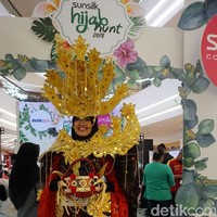Cahaya Ningrum namanya. Di ajang pencarian bakat hijabers yang digelar oleh detikcom dan Sunsilk ini, ia mememerkan bakat menari. Tari angkola dari Mandailing, Tapanuli Selatan, jadi pilihannya.  Foto: Daniel Ngantung/Wolipop