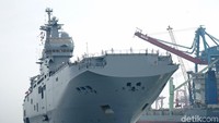 Kedua kapal ini bernama Dixmude (kapal induk amfibi dan komando) dan Surcouf (kapal siluman) yang akan mengikuti Multilateral Naval Exercise Komodo 2018.