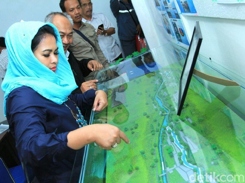 Pantau Waduk Kalimati di Mojokerto, Ini Kata Puti Pantau Waduk Kalimati di Mojokerto, Ini Kata Puti