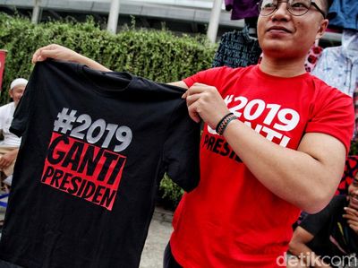Kaus #2019GantiPresiden Ramai Dijual di CFD