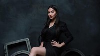 Apalagi saat Ariel Tatum memamerkan kaki mulusnya. (Dok. Instagram/fdphotography90)