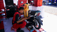 Judul: Kenapa Perempuan Harus Bisa Naik Motor? Ini Alasannya
