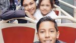 Family Goals! Kehangatan Keluarga Nana Mirdad dan Andrew White